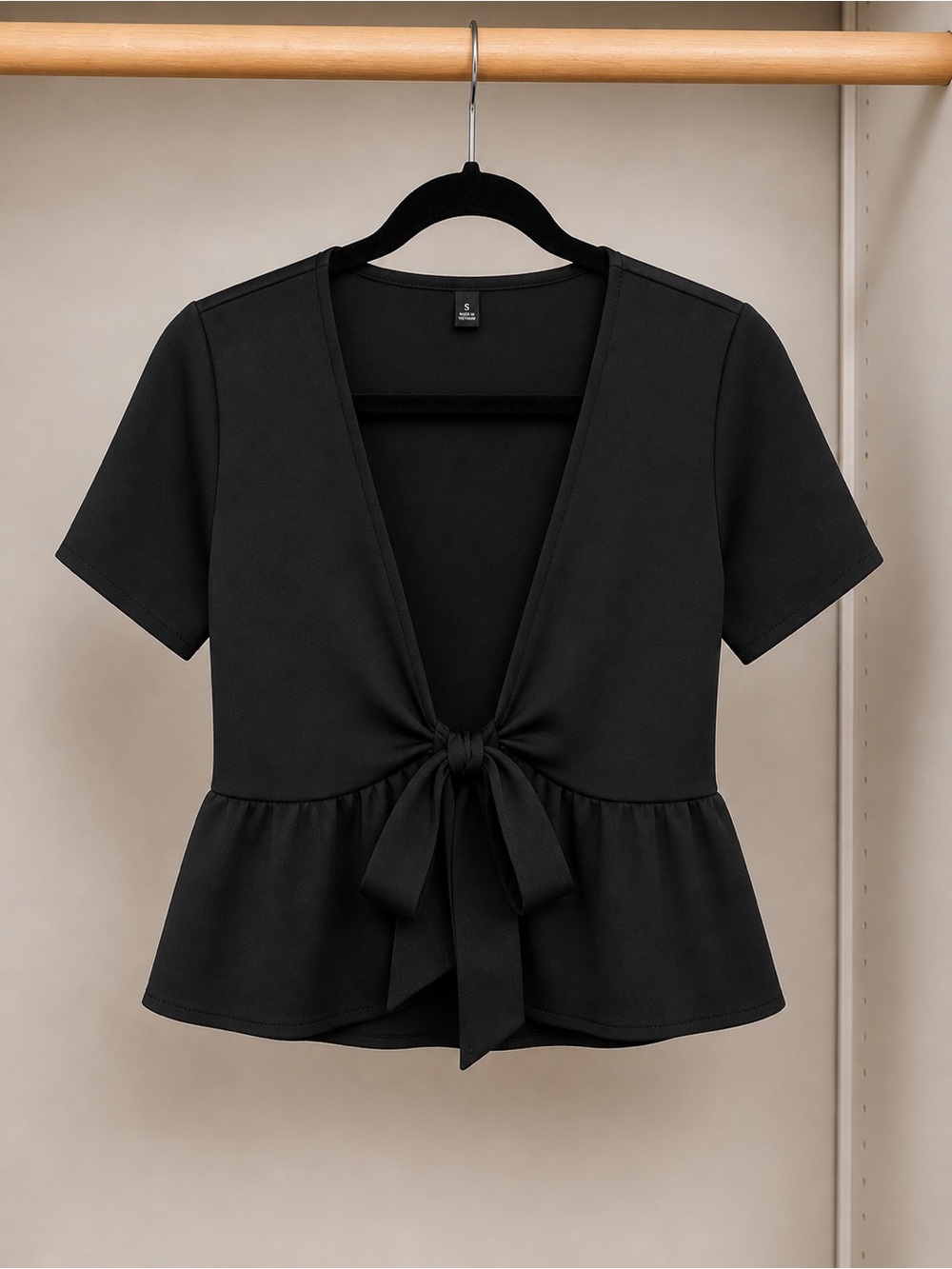 Kendall & Kylie Black Tie Front Crop Top Women’s Small Peplum Short Sleeve
